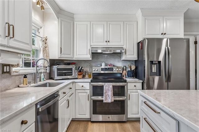 7 Bessies Landing DR, Poquoson, VA 23662