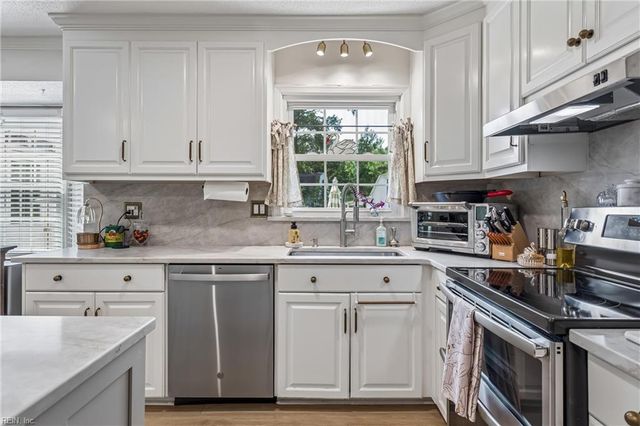 7 Bessies Landing DR, Poquoson, VA 23662