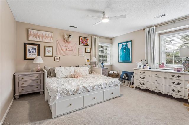 7 Bessies Landing DR, Poquoson, VA 23662