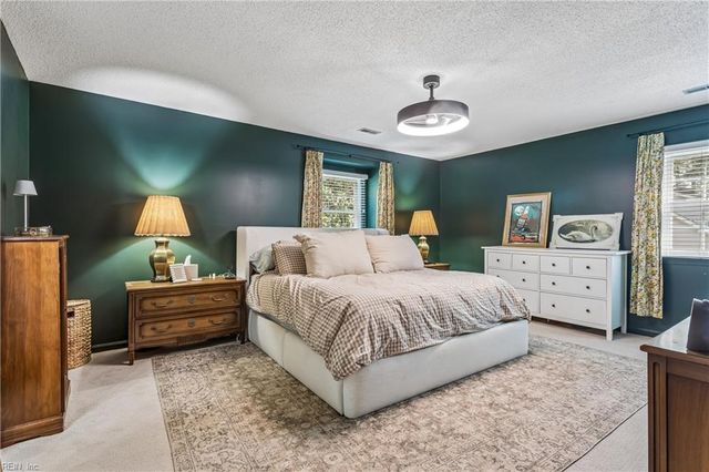 7 Bessies Landing DR, Poquoson, VA 23662