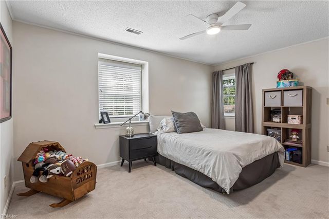 7 Bessies Landing DR, Poquoson, VA 23662