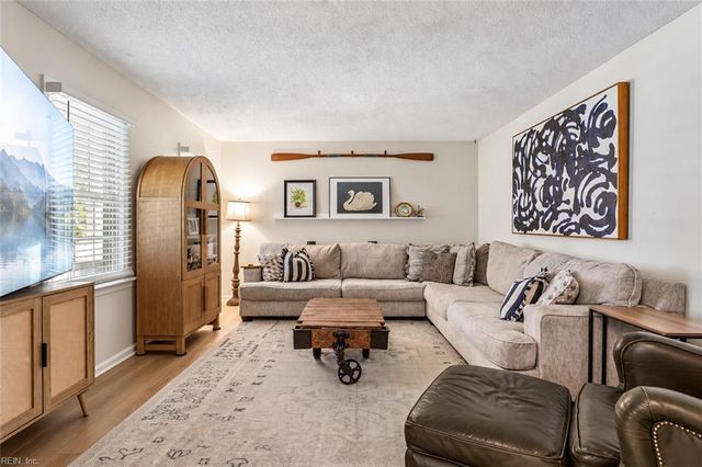 7 Bessies Landing DR, Poquoson, VA 23662