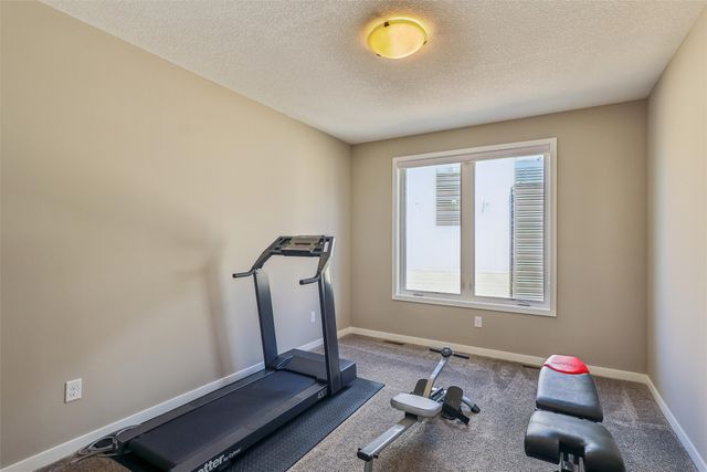 228 E Center Street, Des Moines, IA 50309