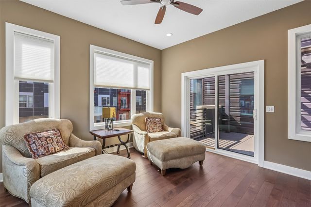 228 E Center Street, Des Moines, IA 50309