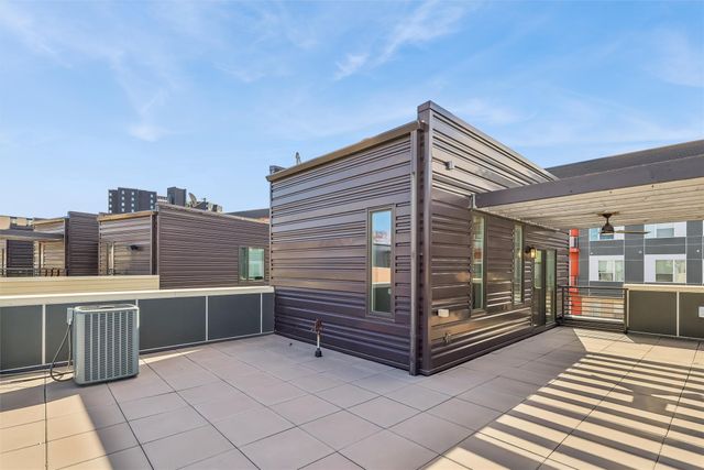 228 E Center Street, Des Moines, IA 50309