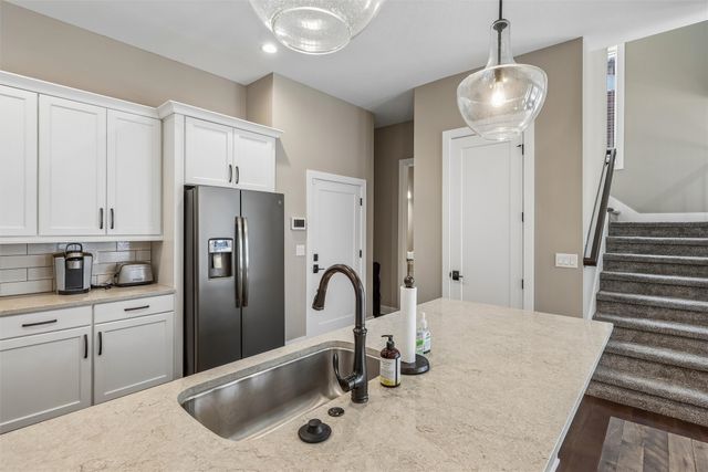 228 E Center Street, Des Moines, IA 50309