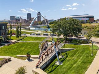 228 E Center Street, Des Moines, IA 50309