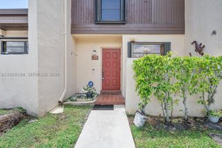 9942 NW 10th St 7, Pembroke Pines, FL 33024