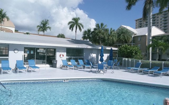 460 Paradise Isle Boulevard 301, Hallandale Beach, FL 33009