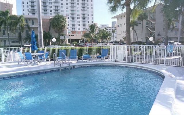 460 Paradise Isle Boulevard 301, Hallandale Beach, FL 33009