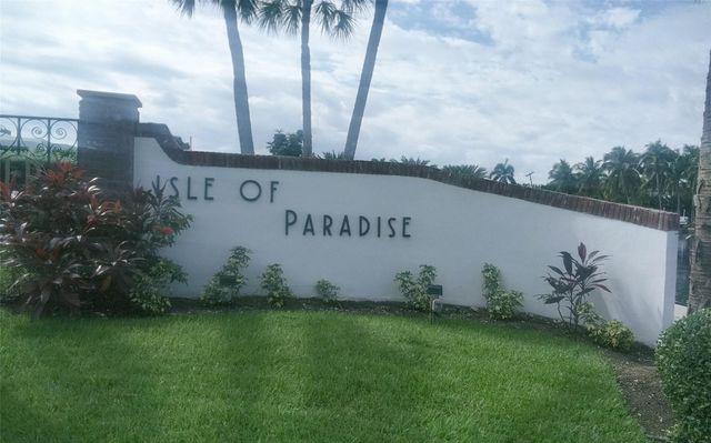 460 Paradise Isle Boulevard 301, Hallandale Beach, FL 33009