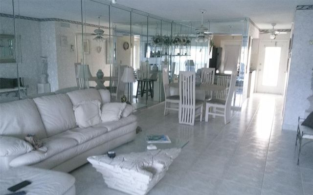 460 Paradise Isle Boulevard 301, Hallandale Beach, FL 33009