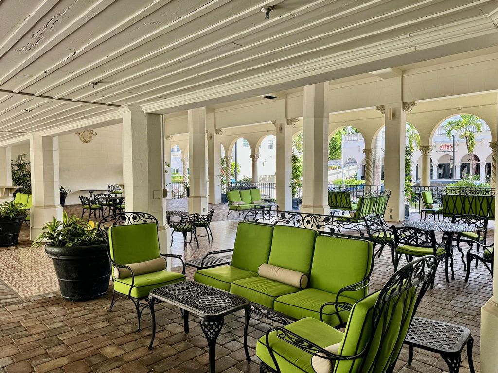 Image 20 of property listing at 235 Sunrise Avenue 2008, Palm Beach, FL 33480