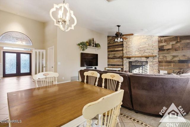 3203 E ELLIS Street, Mesa, AZ 85213