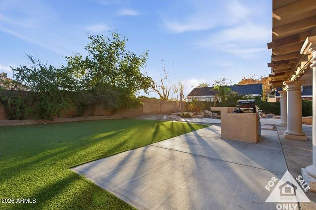 3203 E ELLIS Street, Mesa, AZ 85213