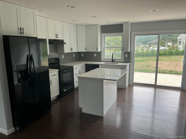 25 Collyer Avenue, New City, NY 10956