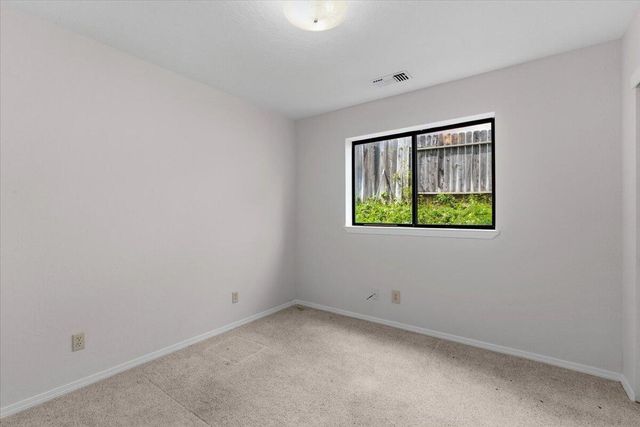 2752 Summerbreeze Place, Redding, CA 96001