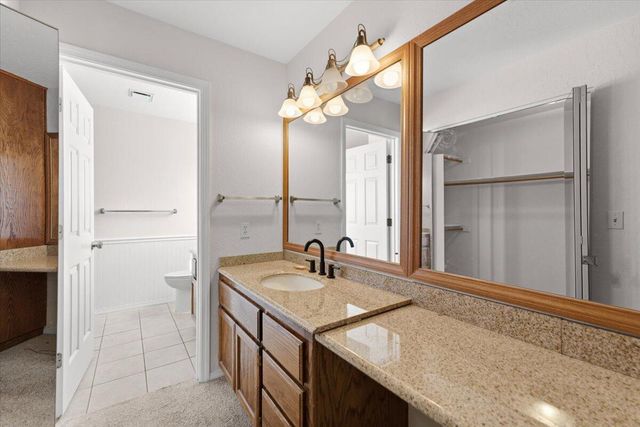 2752 Summerbreeze Place, Redding, CA 96001