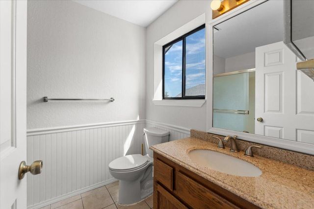 2752 Summerbreeze Place, Redding, CA 96001