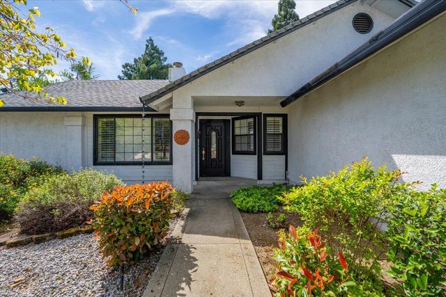 2752 Summerbreeze Place, Redding, CA 96001