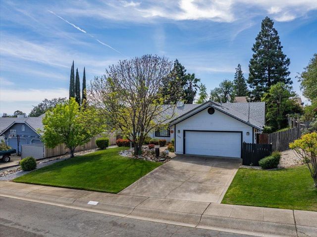 2752 Summerbreeze Place, Redding, CA 96001