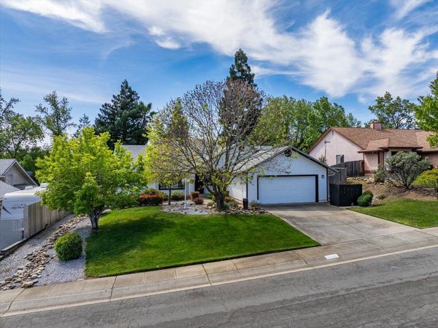 2752 Summerbreeze Place, Redding, CA 96001