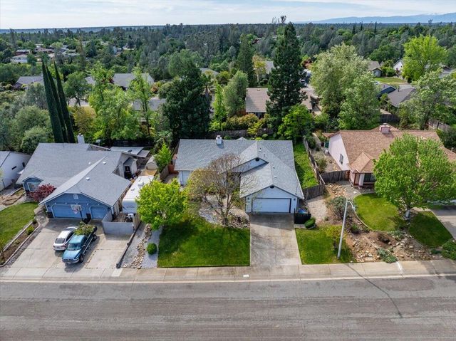 2752 Summerbreeze Place, Redding, CA 96001