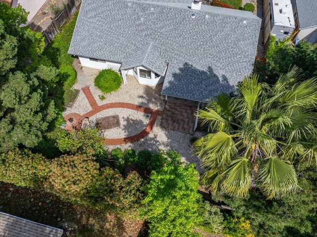 2752 Summerbreeze Place, Redding, CA 96001