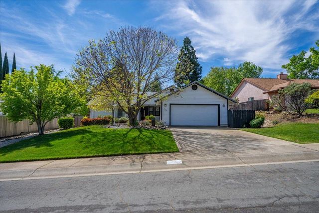 2752 Summerbreeze Place, Redding, CA 96001