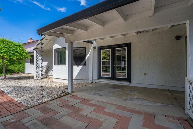 2752 Summerbreeze Place, Redding, CA 96001