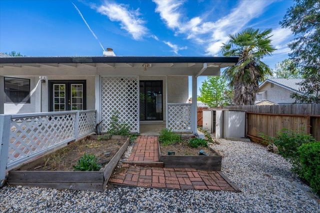 2752 Summerbreeze Place, Redding, CA 96001