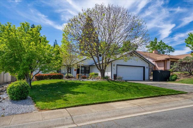 2752 Summerbreeze Place, Redding, CA 96001