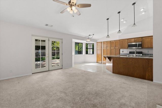 2752 Summerbreeze Place, Redding, CA 96001
