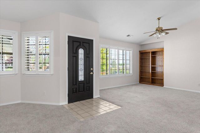 2752 Summerbreeze Place, Redding, CA 96001