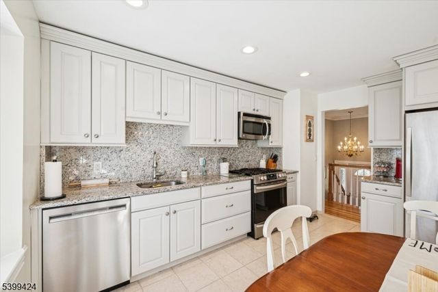 18 Woodhaven Rd, Parsippany-troy Hills Twp., NJ 07054