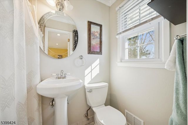 18 Woodhaven Rd, Parsippany-troy Hills Twp., NJ 07054