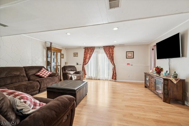 18 Woodhaven Rd, Parsippany-troy Hills Twp., NJ 07054