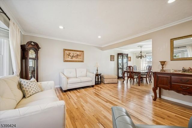 18 Woodhaven Rd, Parsippany-troy Hills Twp., NJ 07054