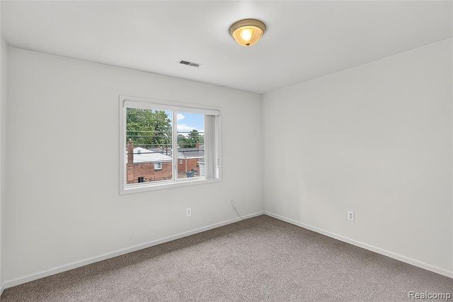 21096 Flora Street, Roseville, MI 48066