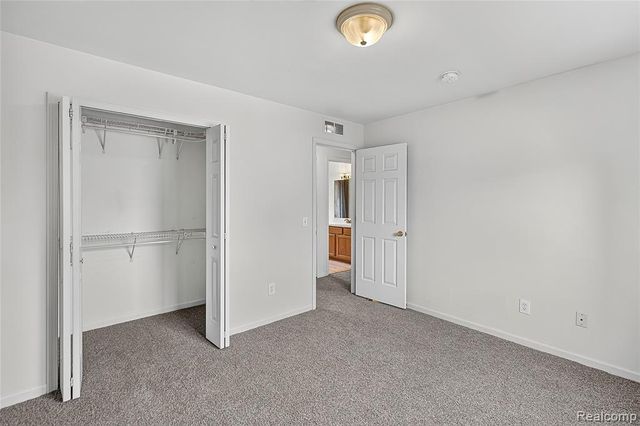21096 Flora Street, Roseville, MI 48066