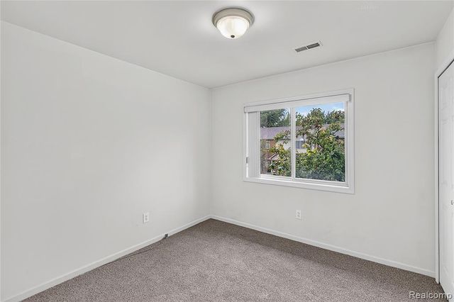 21096 Flora Street, Roseville, MI 48066