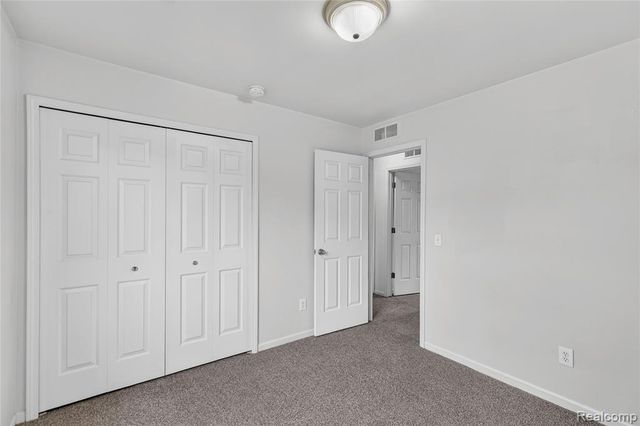 21096 Flora Street, Roseville, MI 48066