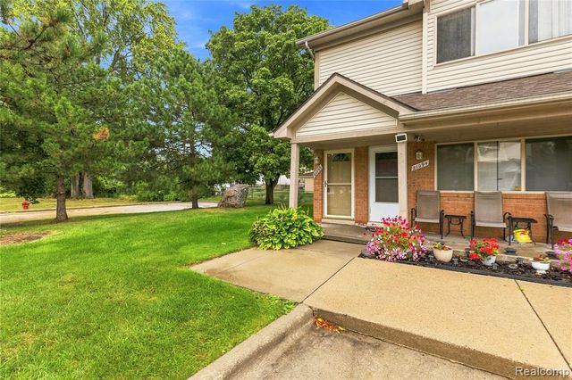 21096 Flora Street, Roseville, MI 48066