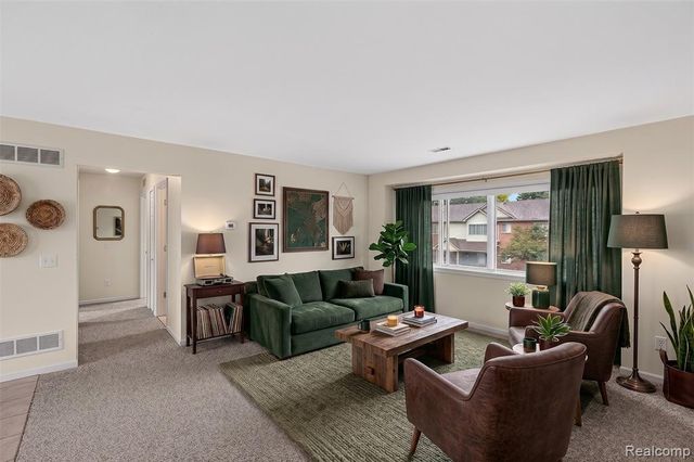 21096 Flora Street, Roseville, MI 48066