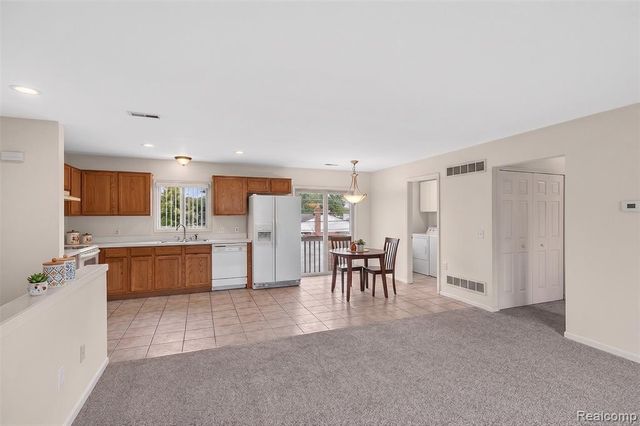 21096 Flora Street, Roseville, MI 48066