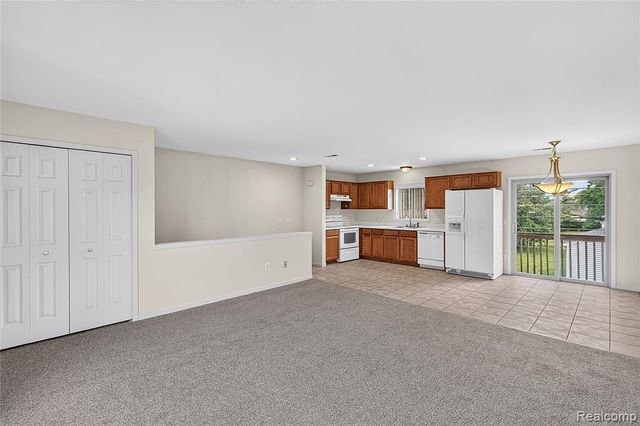 21096 Flora Street, Roseville, MI 48066