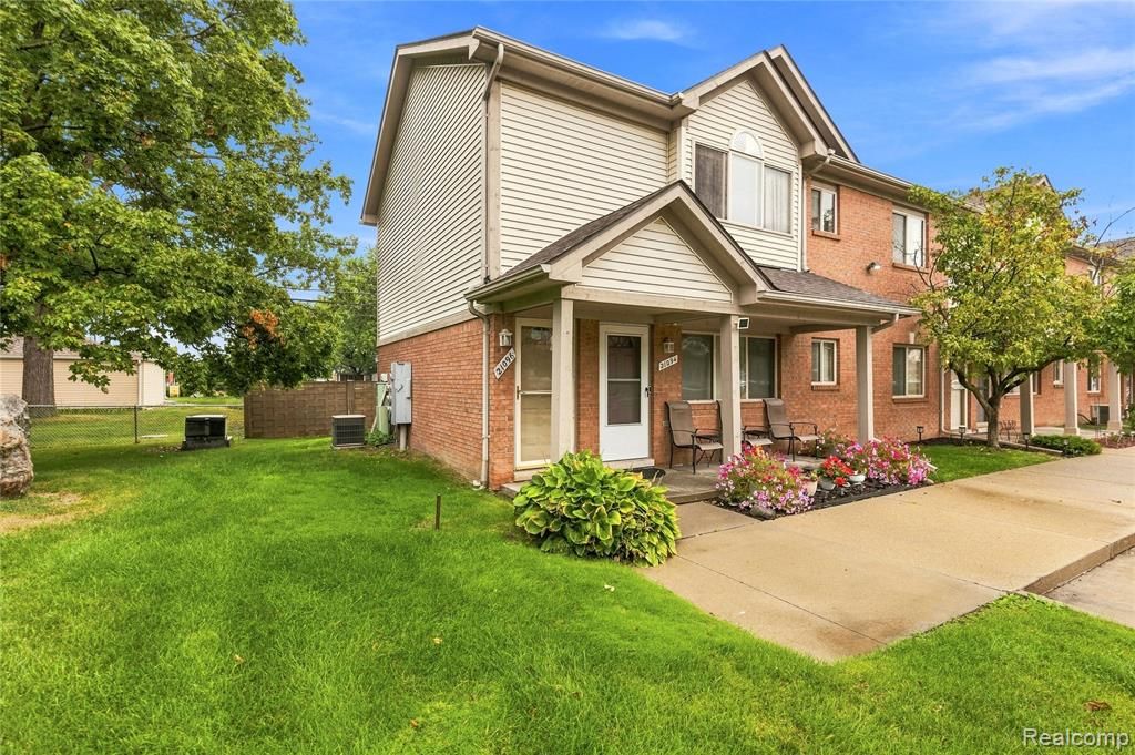 21096 Flora Street, Roseville, MI 48066
