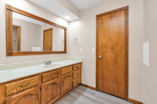 3921 S Cutler Court, Springfield, MO 65807