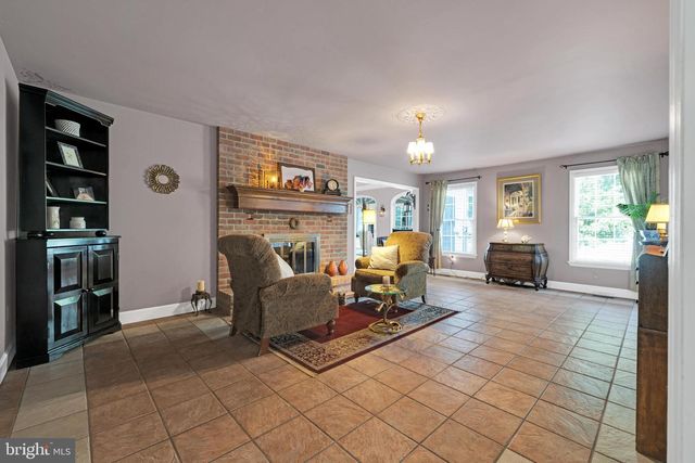715 MOHNS HILL RD, Sinking Spring, PA 19608