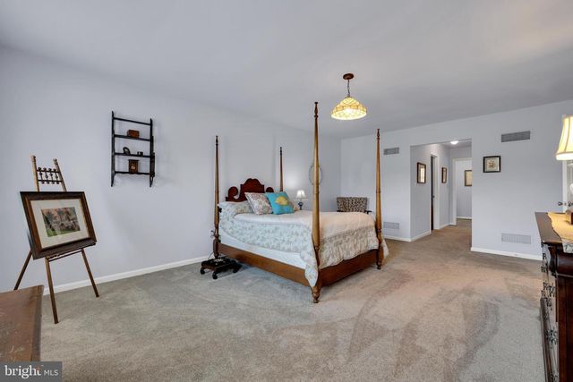 715 MOHNS HILL RD, Sinking Spring, PA 19608